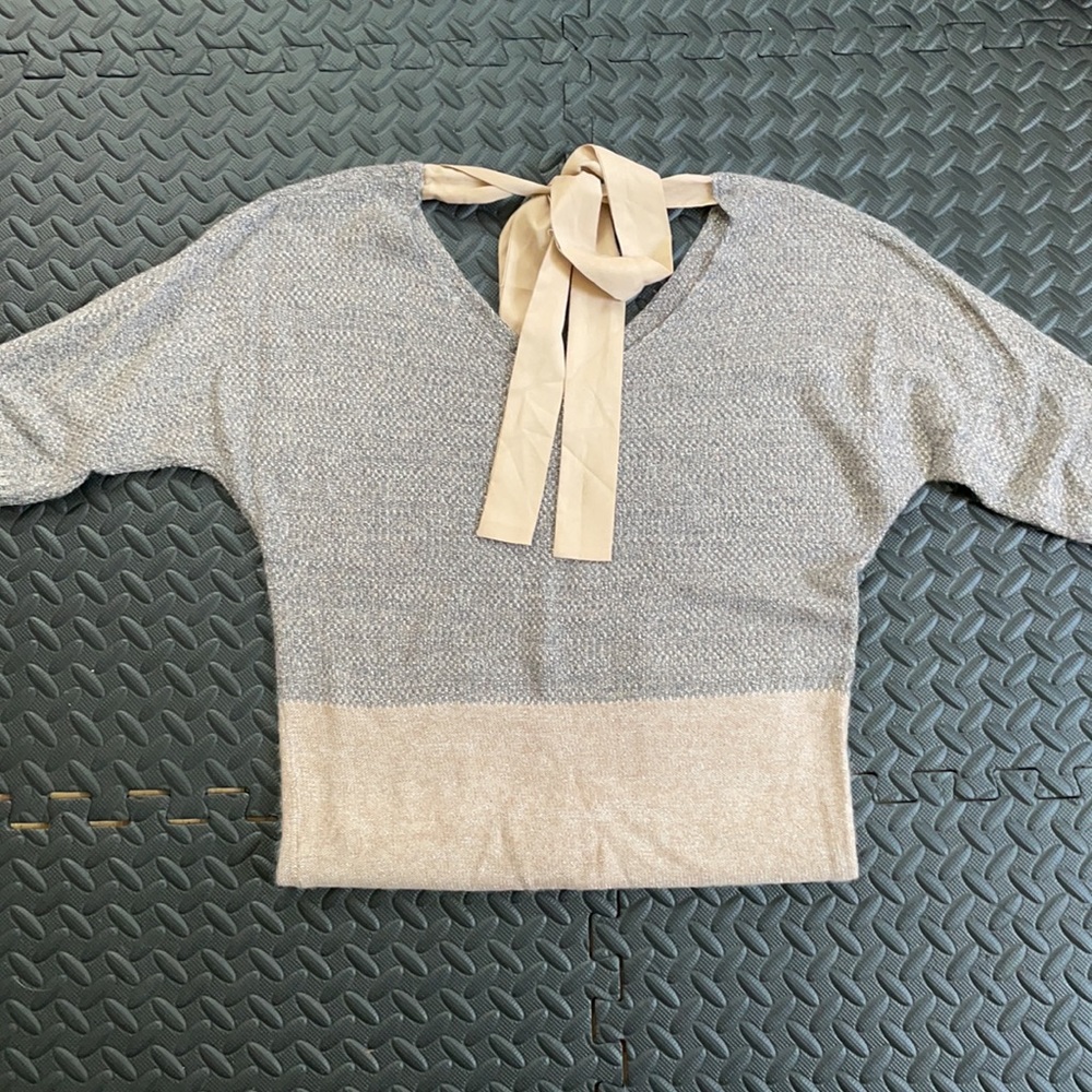 Color Block Sweater - Picture 2 of 4